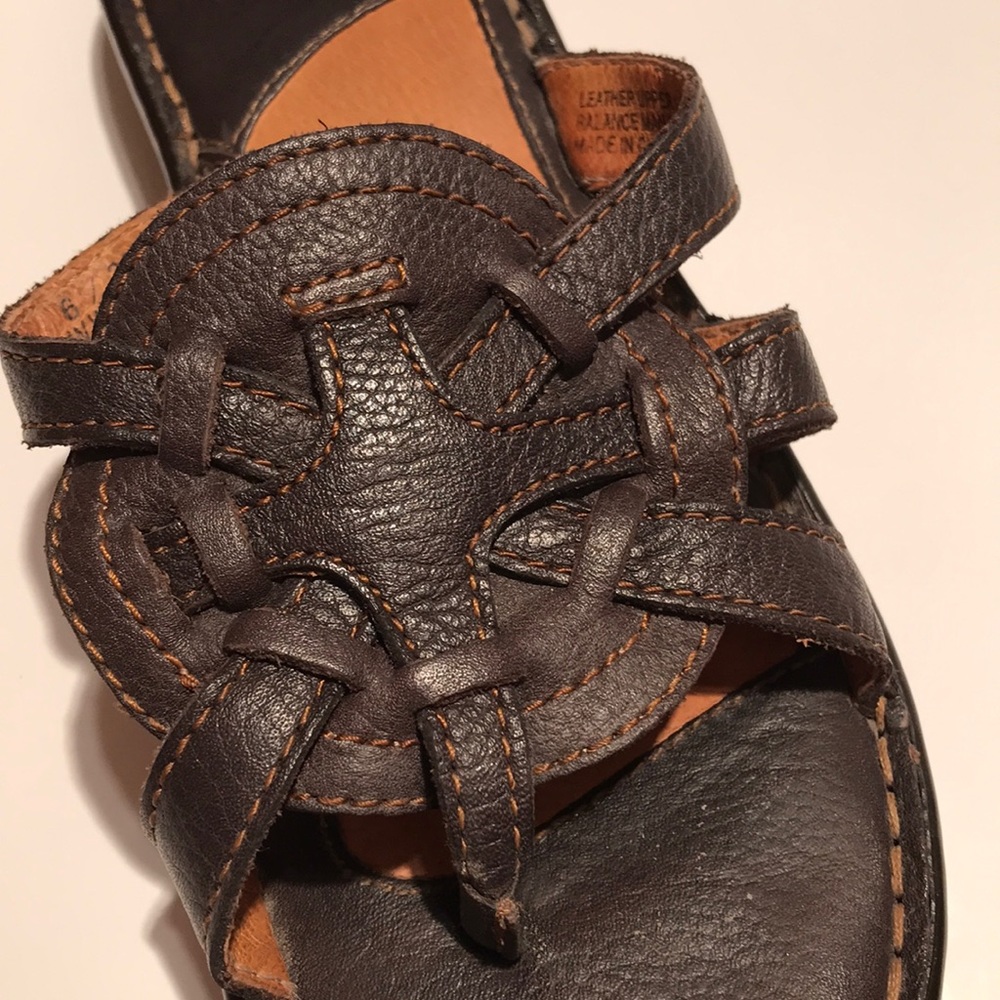 BORN sandals brown thong casual 6 shoes - Picture 9 of 10